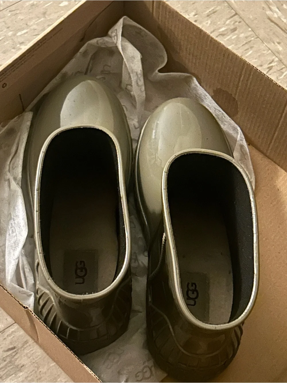 UGG Women's Drizlita Waterproof Rain Boot size 7
